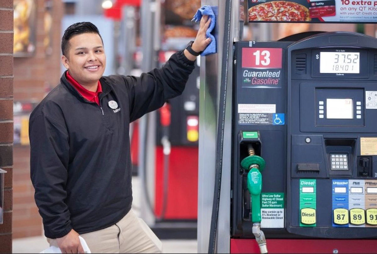 QT employee Israel Sauz
